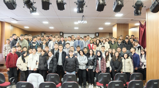 "KARİYER GÜNLERİ" PROGRAMI GENÇLERİ GELECEĞE HAZIRLIYOR