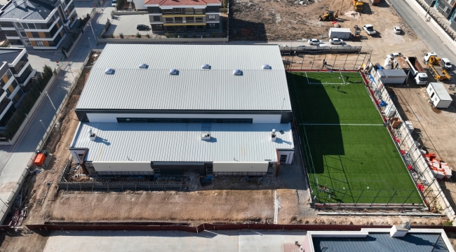 KONYA SPOR LİSESİ'NE KAZANDIRILACAK AHMET ÇALIK KAPALI SPOR SALONU VE SUNİ ÇİM SAHASI TAMAMLANIYOR