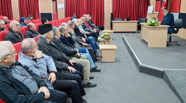 Mehmet Ali Uz bir Konya Çelebisidir