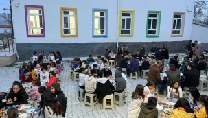 Yunak Hursunlu Ortaokulu'mda İftar Yemeği 