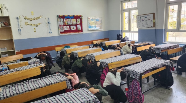 YUNAK'TA EŞ ZAMANLI DEPREM TATBİKATI 