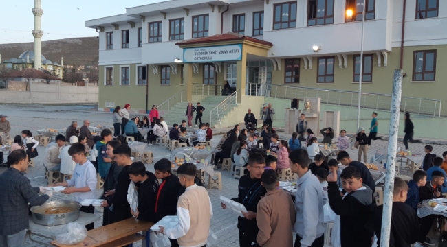 YUNAK'TA ÖĞRENCİLERE YÖNELİK İFTAR PROGRAMI DÜZENLENDİ 