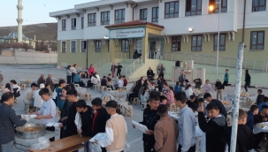 YUNAK'TA ÖĞRENCİLERE YÖNELİK İFTAR PROGRAMI DÜZENLENDİ 