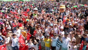 80 Binde Devr-i Alem Parkı'nda 23 Nisan Rüzgarı