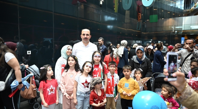 BAŞKAN ALTAY, YOĞUN İLGİ GÖREN "ÇOCUK KİTAP GÜNLERİ"NDE ÇOCUKLARLA BULUŞTU 