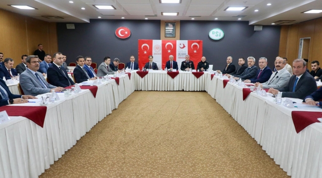 İl Göç Kurulu Koordinasyon Toplantısı Vali Akın Başkanlığında Gerçekleşti 