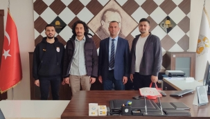 Kırmızı Yelekliler Derneği'nden Dekan Çoklar'a Ziyaret 