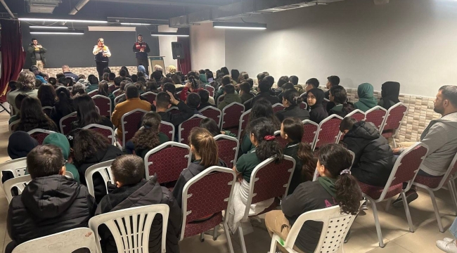 Konya'da jandarma ekiplerinden "Siber Farkındalık ve Bilinçlendirme" Eğitimi 