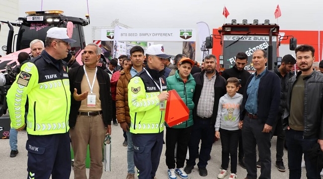 Konya'da jandarma ekiplerinden trafik eğitimi 