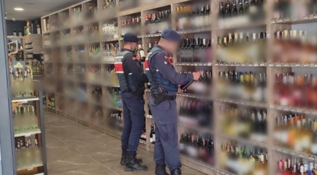 Konya'da Jandarma "Türkiye Kaçak/Sahte Alkollü İçki Uygulaması" gerçekleştirdi 