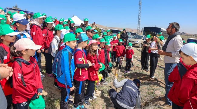 SELÇUKLU'DA YEŞİL DOKU GÜÇLENMEYE DEVAM EDİYOR 