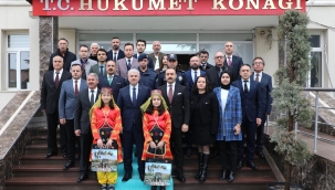 Vali İbrahim Akın, Yunak İlçesini Ziyaret Etti