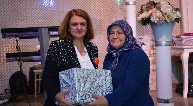 AK PARTİ AKŞEHİR YILIN ANNESİNİ SEÇTİ 