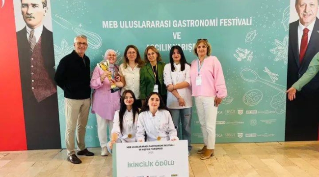 AKŞEHİR ŞEHİT ÖZDEN ÇINAR KIZ MESLEKİ VE TEKNİK ANADOLU LİSESİ "MEB ULUSLARARASI GASTRONOMİ FESTİVALİ VE AŞÇILIK YARIŞMASI"NDA TÜRKİYE İKİNCİSİ OLDU 