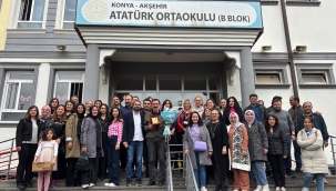 Atatürk Ortaokulu'ndan Emekli Olan Öğretmene Duygusal Veda 