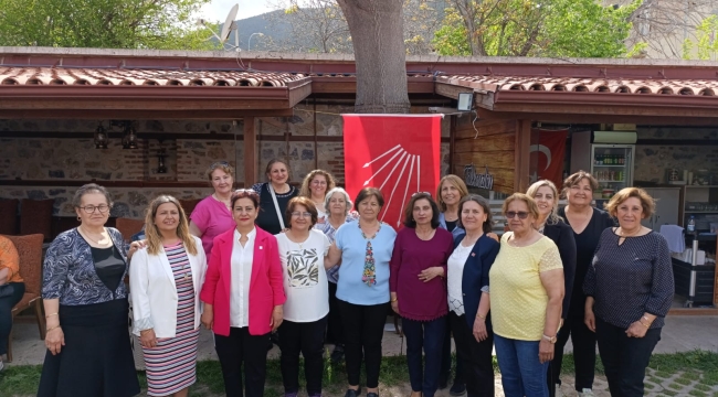 CHP Akşehir'in Anneler Günü Programı Coşkulu Geçti 