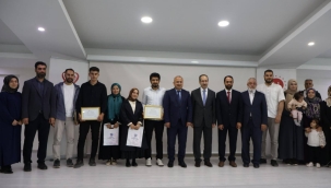 "Evliliğe İlk Adım" Seminerine Katılan 18 Çifte Belgeleri Takdim Edildi.