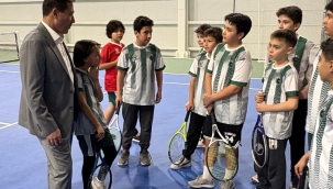 HASAN KILCA TENİS KORTU'NDA SPORSEVERLERLE BULUŞTU 