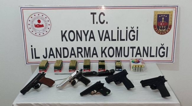JANDARMA TARAFINDAN YAPILAN OPERASYONDA 5 ADET RUHSATSIZ SİLAH ELE GEÇİRİLDİ 