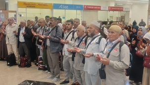 Konya'dan İlk Hac Kafilesi Dualarla Uğurlandı 