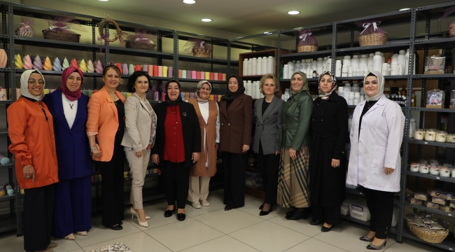 KONYA PROTOKOL EŞLERİNDEN "ATÖLYE KARATAY"A ZİYARET 