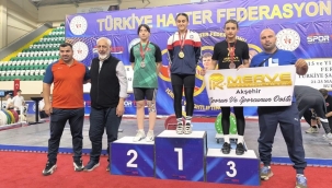 Medine Köse Türkiye üçüncüsü oldu. 