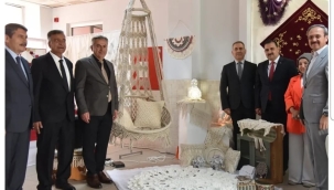 MERAM HALK EĞİTİMİ MERKEZİ YIL SONU SERGİSİ AÇILDI 