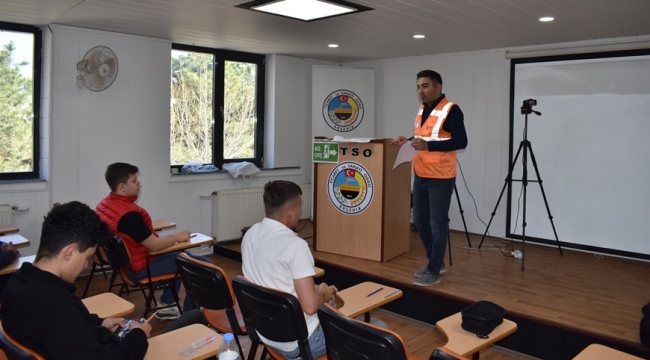 MOTORLU KARA TAŞITLARI ALIM SATIM SORUMLUSU - MESLEKİ YETERLİLİK SINAVI DÜZENLENDİ 
