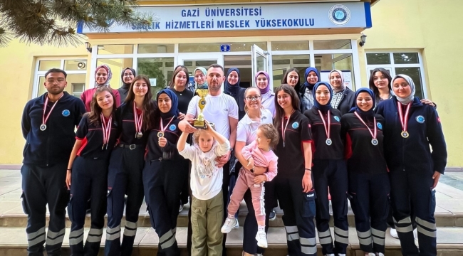 NEÜ İlk ve Acil Yardım Programı Öğrencilerinden Travma Rallisi'nde Önemli Başarı 