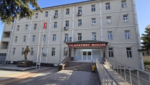 YUNAK HÜKÜMET KONAĞI YIKILIYOR