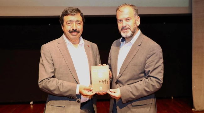 2025 Aile Yılında "Baba Yoksunluğu" Konferansı Düzenlendi