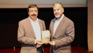 2025 Aile Yılında "Baba Yoksunluğu" Konferansı Düzenlendi