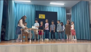 Alaeddin Anaokulu Tiyatro Sahnesi'nde 