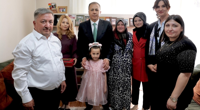 BAKAN YERLİKAYA'DAN ŞEHİT AİLESİNE ZİYARET 