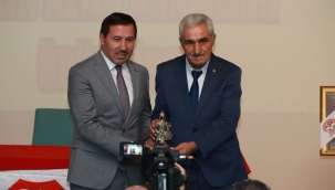 KARATAY'A SPOR KİMLİĞİ KAZANDIRAN BAŞKAN KILCA'YA ANLAMLI ÖDÜL 