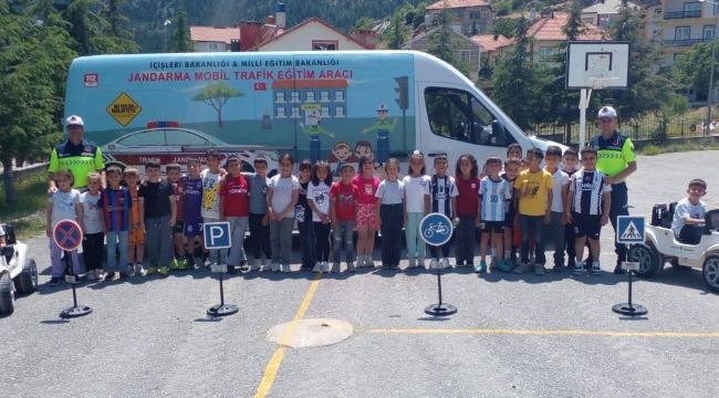 Konya İl Jandarma'dan Bin 670 kişiye trafik güvenliği eğitimi