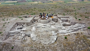 LYSTRA ANTİK KENTİ'NDE KAZILAR DERİNLEŞTİKÇE, TARİHİ MİRAS GÜN YÜZÜNE ÇIKIYOR 