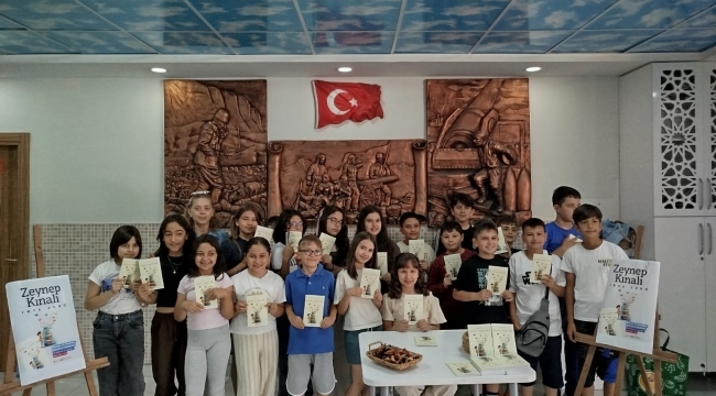 Minik Şairden Büyük Adım: "Şiirlerle Düşelim Yola" Kitabı İçin İmza Günü Düzenlendi 