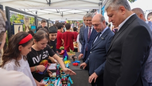 SELÇUKLU SANAT TASARIM ATÖLYESİ'NDEN GÖZ KAMAŞTIRAN YIL SONU SERGİSİ 