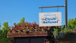 TURİZMİN GÖZDESİ SELÇUKLU ÇİÇEK BAHÇESİ ZİYARETÇİLERİNİ BEKLİYOR 