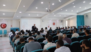 YAZAR KAVAKLI AKŞEHİR'DE DİN GÖREVLİLERİ İLE BULUŞTU 