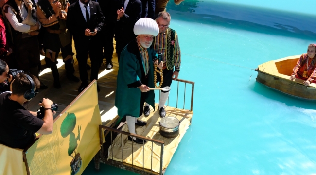 AKŞEHİR'DE NASREDDİN HOCA TEMSİLİ OLARAK UYANDIRILDI 