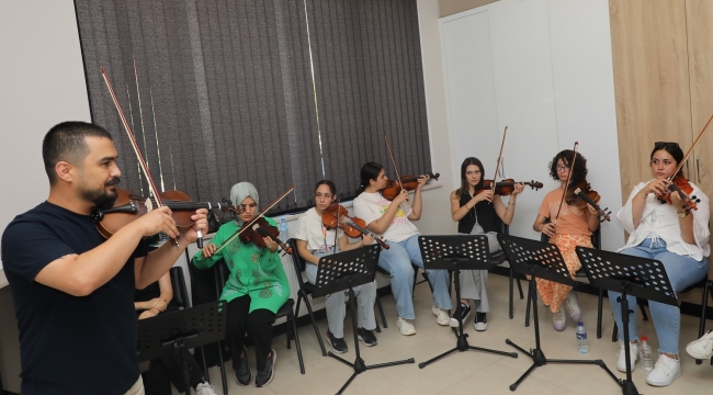 ALİ ULVİ KURUCU GENÇLİK MERKEZİ'NDE YAZ KURSLARINA YOĞUN İLGİ