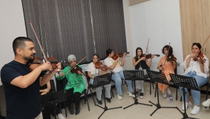 ALİ ULVİ KURUCU GENÇLİK MERKEZİ'NDE YAZ KURSLARINA YOĞUN İLGİ 