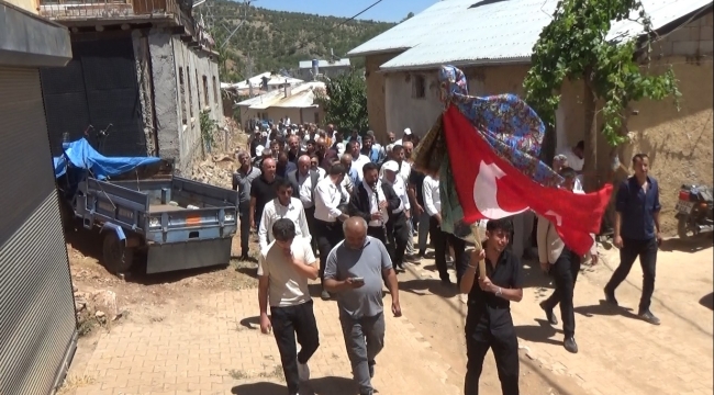 Aşağı Eşenler Köyü'nde Örnek Düğün: 'Eski Köye Eski Adet' Silahsız Kutlama ve Geleneksel Alay