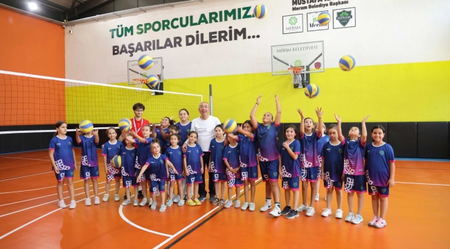 BAŞKAN KAVUŞ'TAN GELECEĞİN SPORCULARINA HEP DESTEK TAM DESTEK 