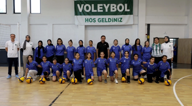 BAŞKAN KILCA, 6 BİNİ AŞKIN SPORCUYA EV SAHİPLİĞİ YAPAN YAZ SPOR OKULLARINI ZİYARET ETTİ