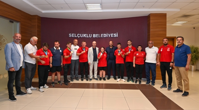 BAŞKAN PEKYATIRMACI AVRUPA ŞAMPİYONU ÖZEL MİLLİ SPORCULARI AĞIRLADI