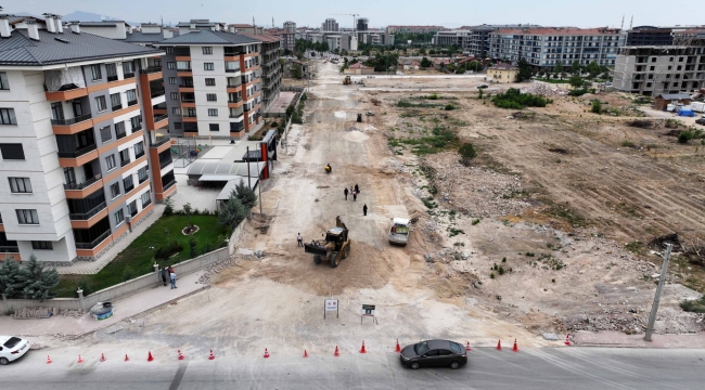 CEMİL ÇİÇEK VE SAÇLI KASAP CADDESİ GÜÇLÜ BİR ULAŞIM HATTIYLA BİRLEŞİYOR
