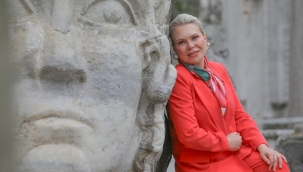 DEMET TEKİN MÜZİK DÜNYASININ EN RENKLİ BESTECİSİ 